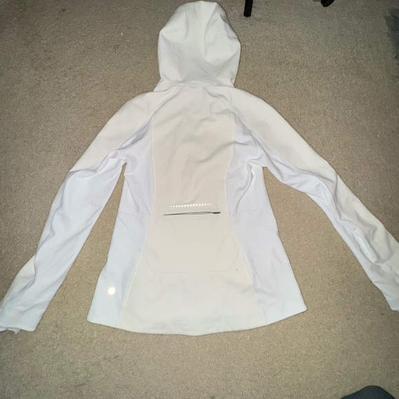 Lululemon Women’s Cross Chill Performance Jacket - Picture 3 of 4
